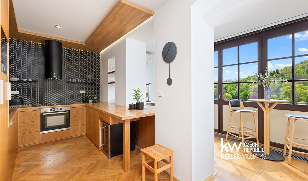Prodej bytu 6+kk 231 m², Praha – náhled fotky 16