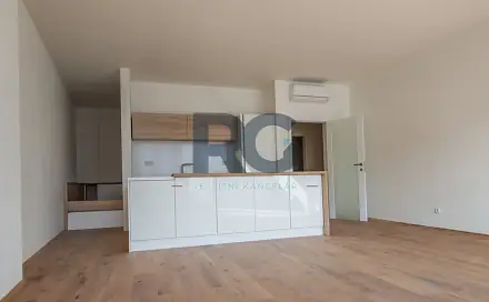 Pronájem bytu 1+kk 66 m², Velké náměstí, Písek - Vnitřní Město