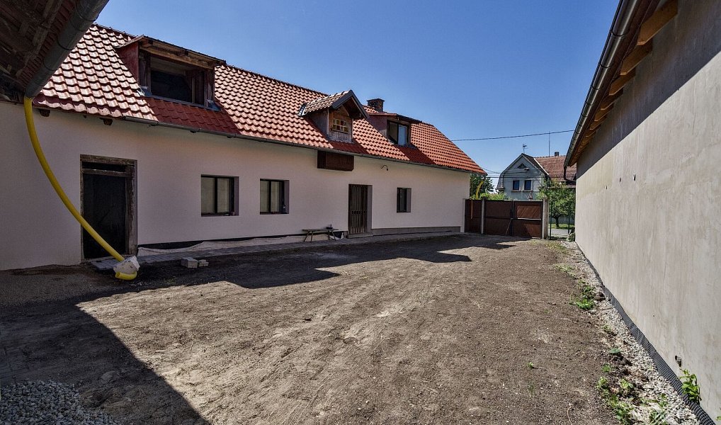 Prodej domu 213 m² s pozemkem 803 m², Chleby – náhled fotky 17