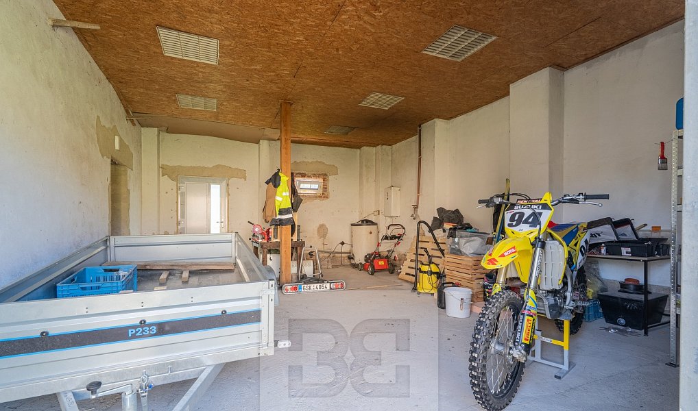 Prodej domu 197 m² s pozemkem 20 632 m², Cvikov – náhled fotky 24