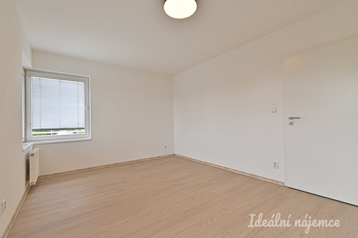 Pronájem bytu 2+kk 34 m² – fotografie 2