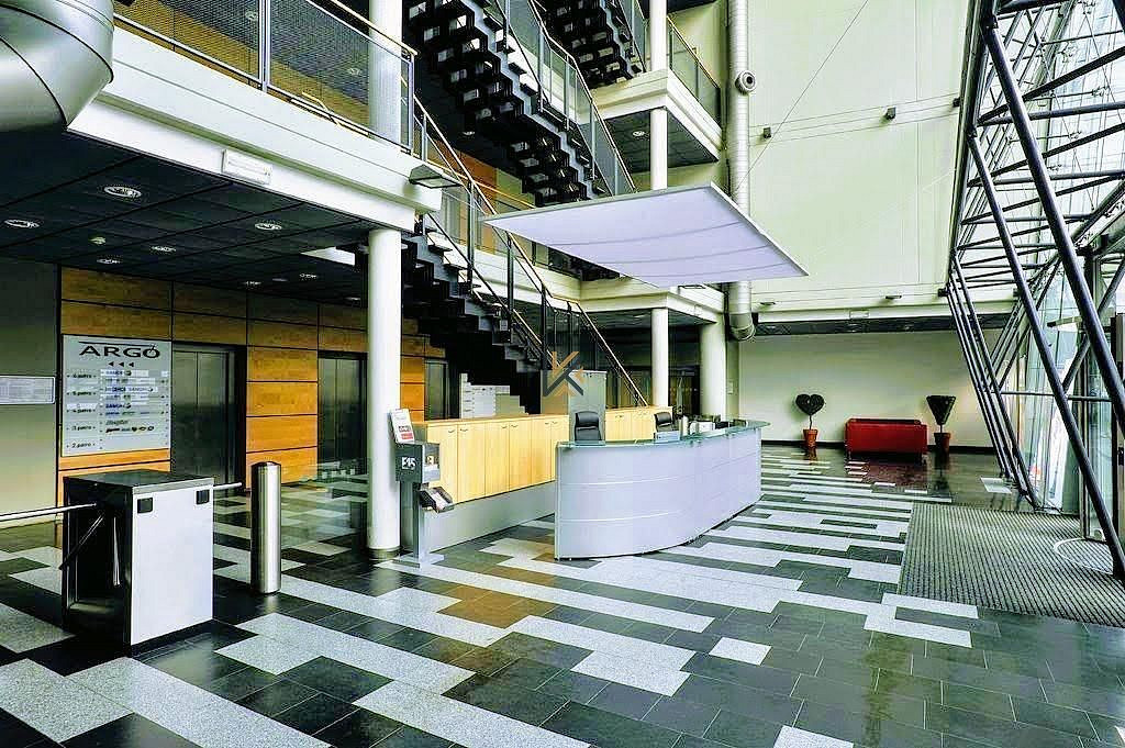 Pronájem kanceláře 2 200 m² – fotografie 4