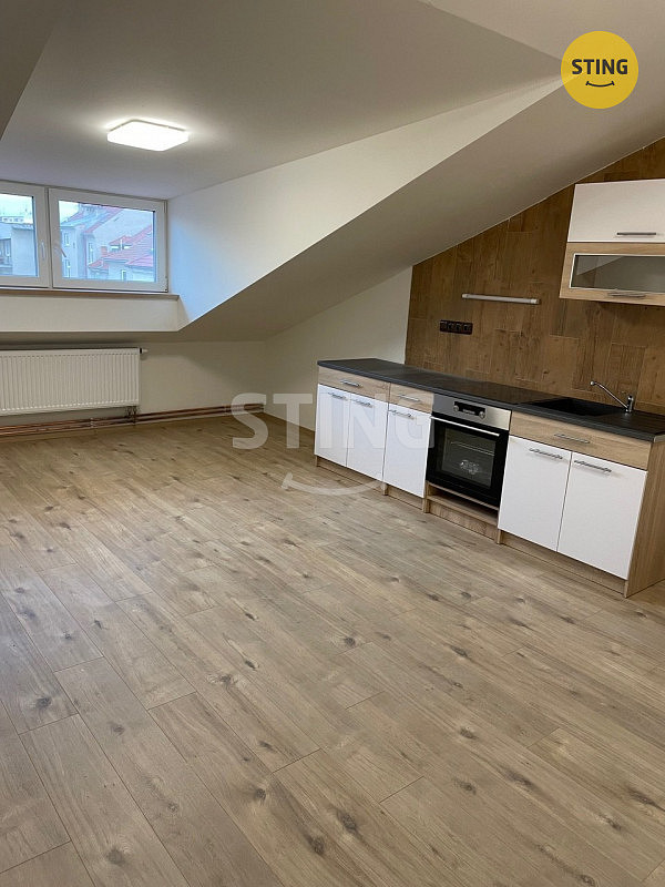 Pronájem bytu 2+kk 55 m² — photo 2