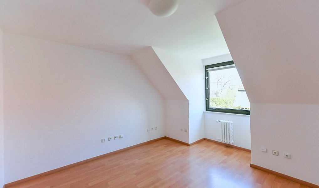 Pronájem kanceláře 417 m², Vestec – náhled fotky 7