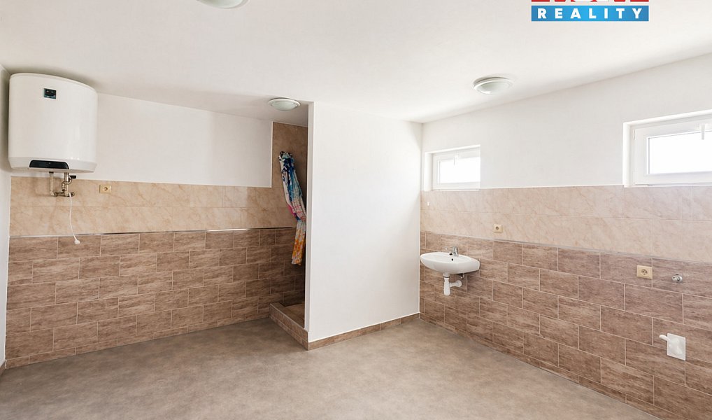 Pronájem skladovacích prostor 1 219 m², Holice – náhled fotky 5