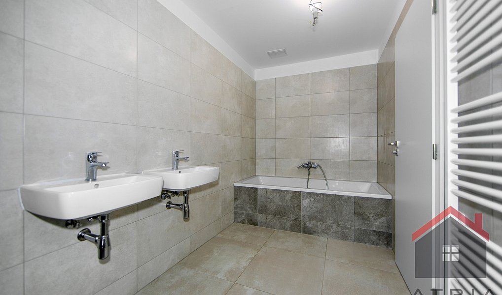 Prodej bytu 4+kk 104 m², Třemošná – náhled fotky 9
