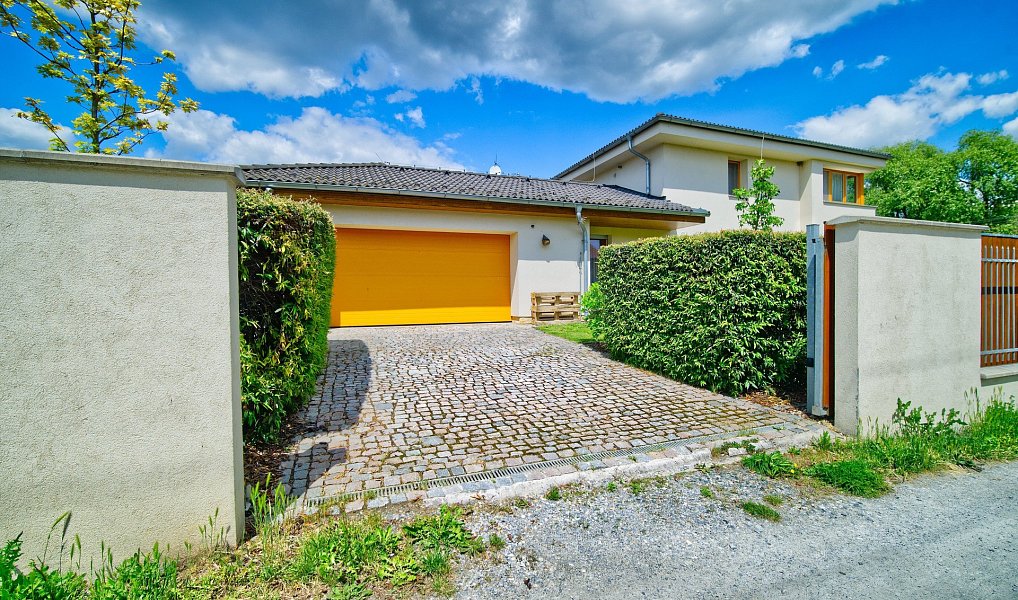 Prodej domu 376 m² s pozemkem 2 273 m², Syrovice – náhled fotky 26