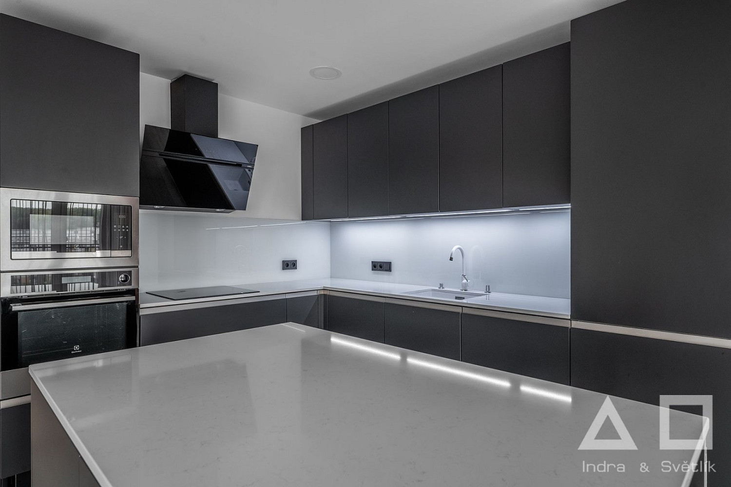 Pronájem bytu 3+kk 85 m² – fotografie 2