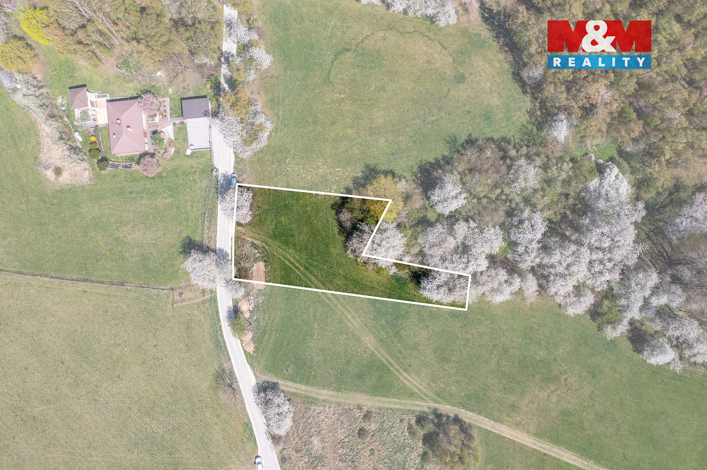 Prodej stavebního pozemku 1 877 m² – fotografie 3