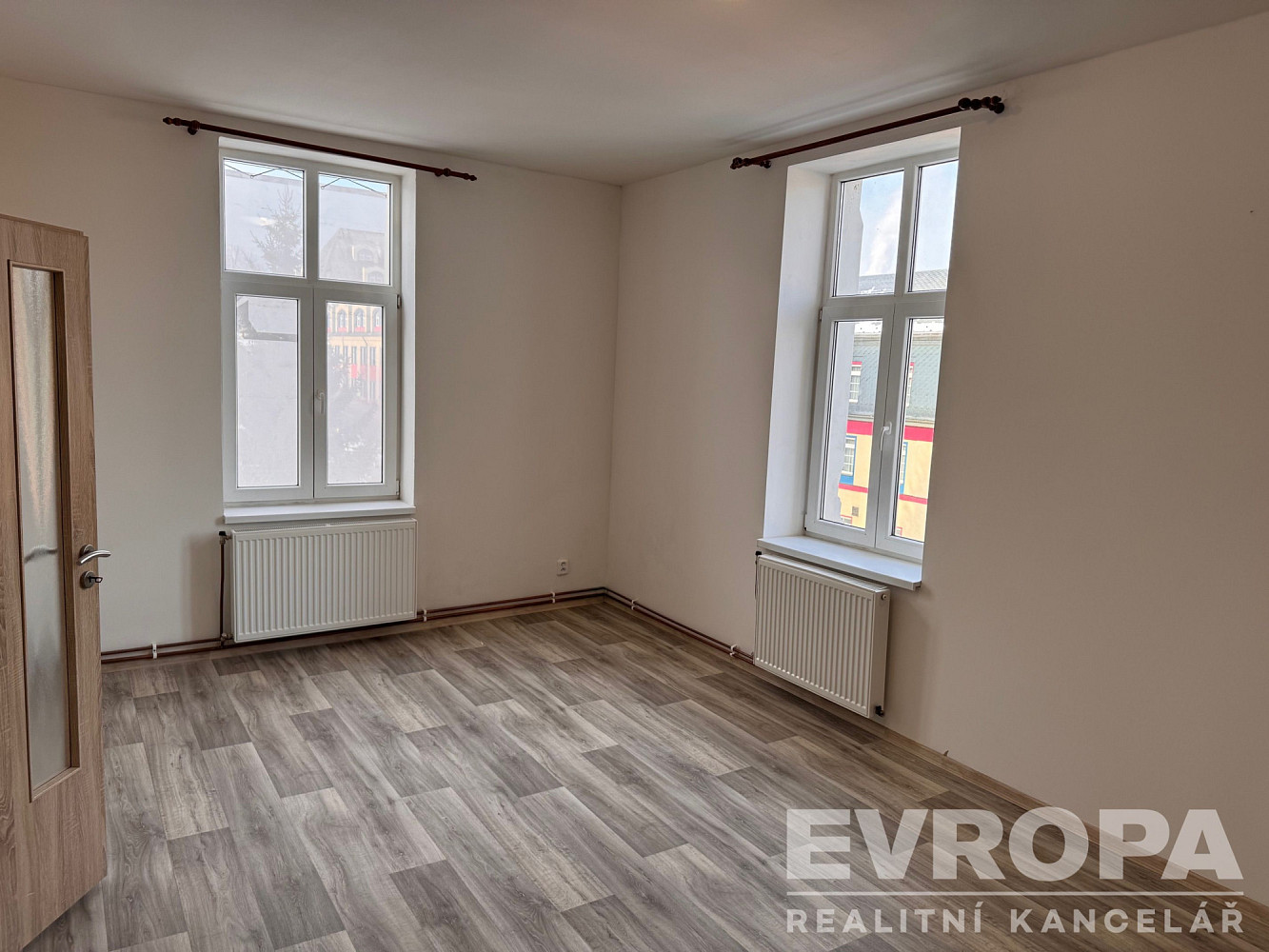 Pronájem bytu 3+kk 61 m² – fotografie 2