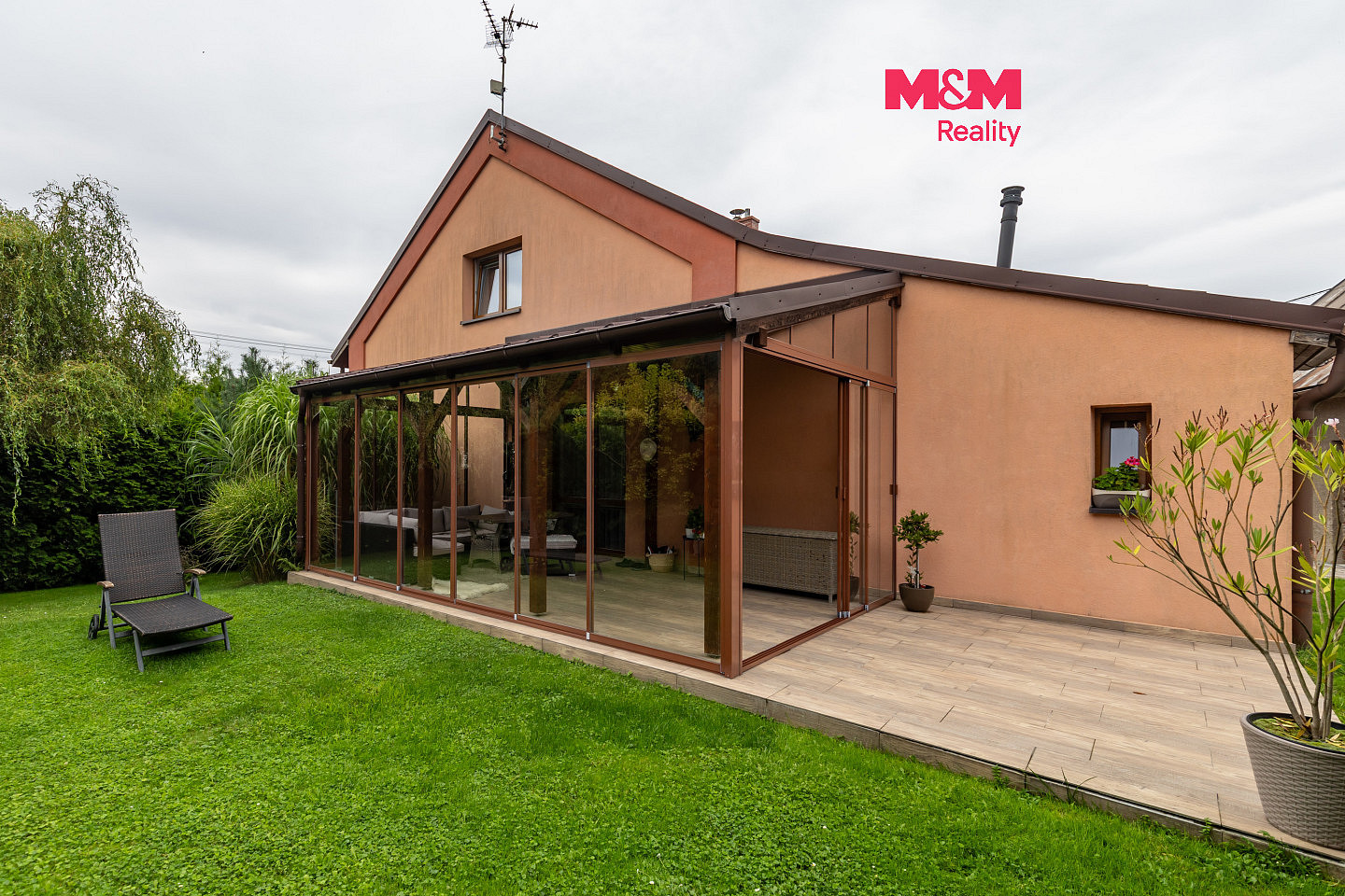 Pronájem domu 230 m² s pozemkem 1 113 m²