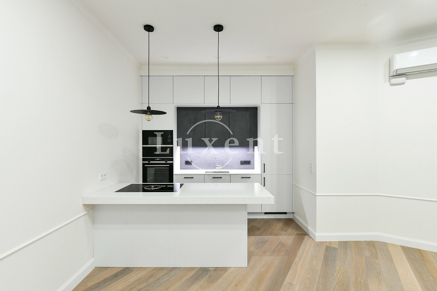 Pronájem bytu 4+kk 118 m² — photo 3