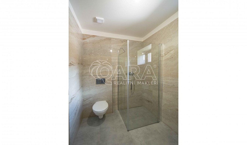 Prodej domu 143 m² s pozemkem 186 m², Neratovice – náhled fotky 8
