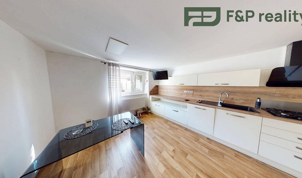 Prodej domu 215 m² s pozemkem 300 m², Žleby – náhled fotky 5