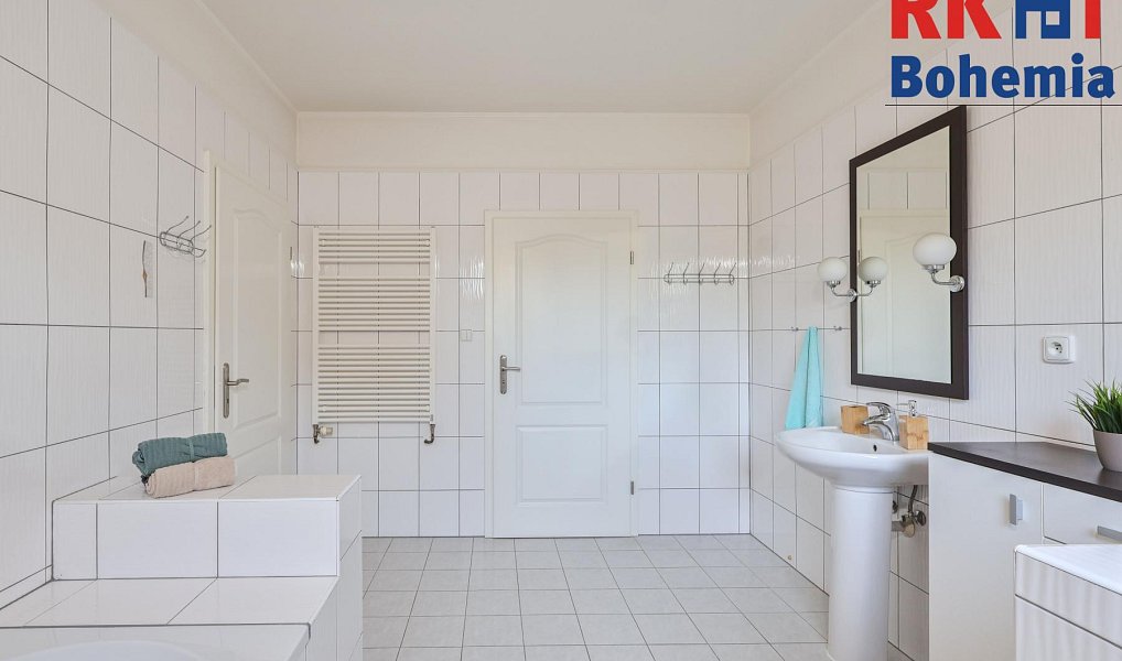 Prodej domu 266 m² s pozemkem 1 426 m², Šestajovice – náhled fotky 29