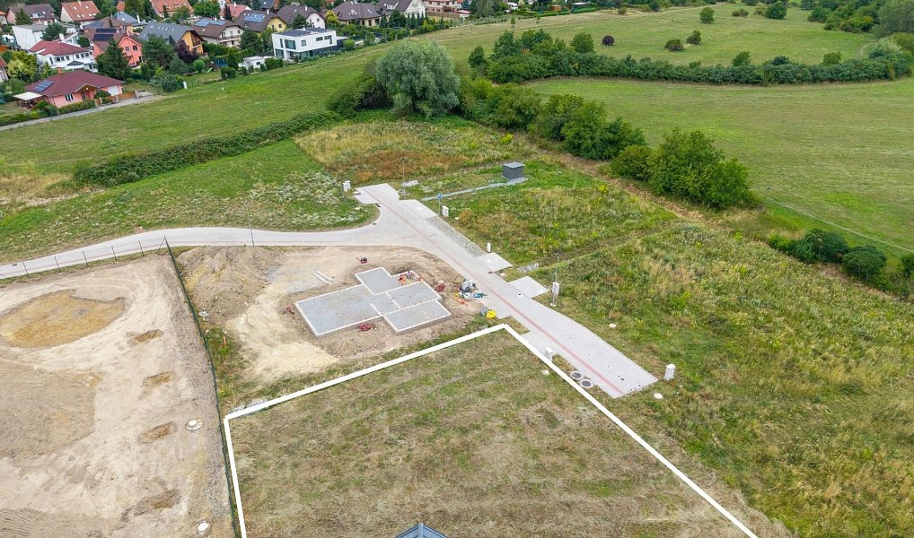 Prodej stavebního pozemku 675 m², Praha – náhled fotky 3