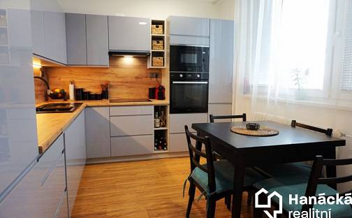 Pronájem bytu 4+1 85 m², Topolová, Bystřice pod Hostýnem, okres Kroměříž