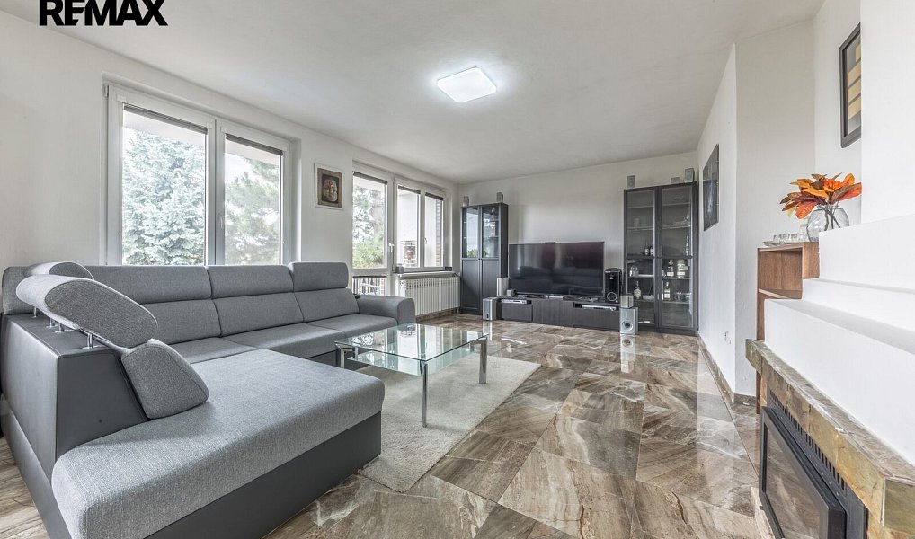 Prodej domu 189 m² s pozemkem 647 m², Praha – náhled fotky 2