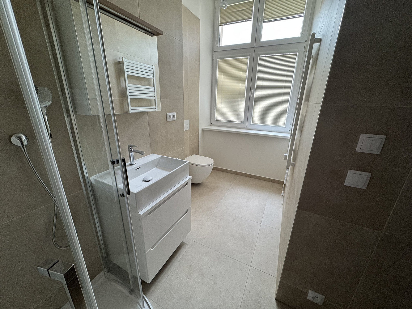 Pronájem bytu 1+kk 27 m² – fotografie 3