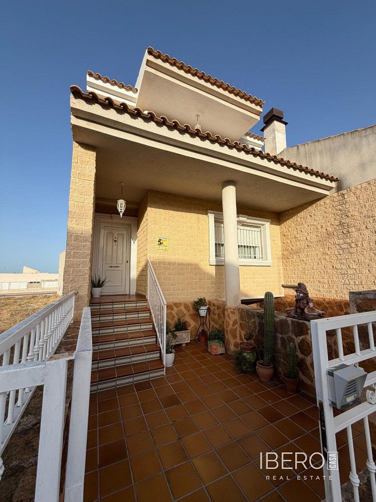 Prodej domu 200 m² s pozemkem 230 m²