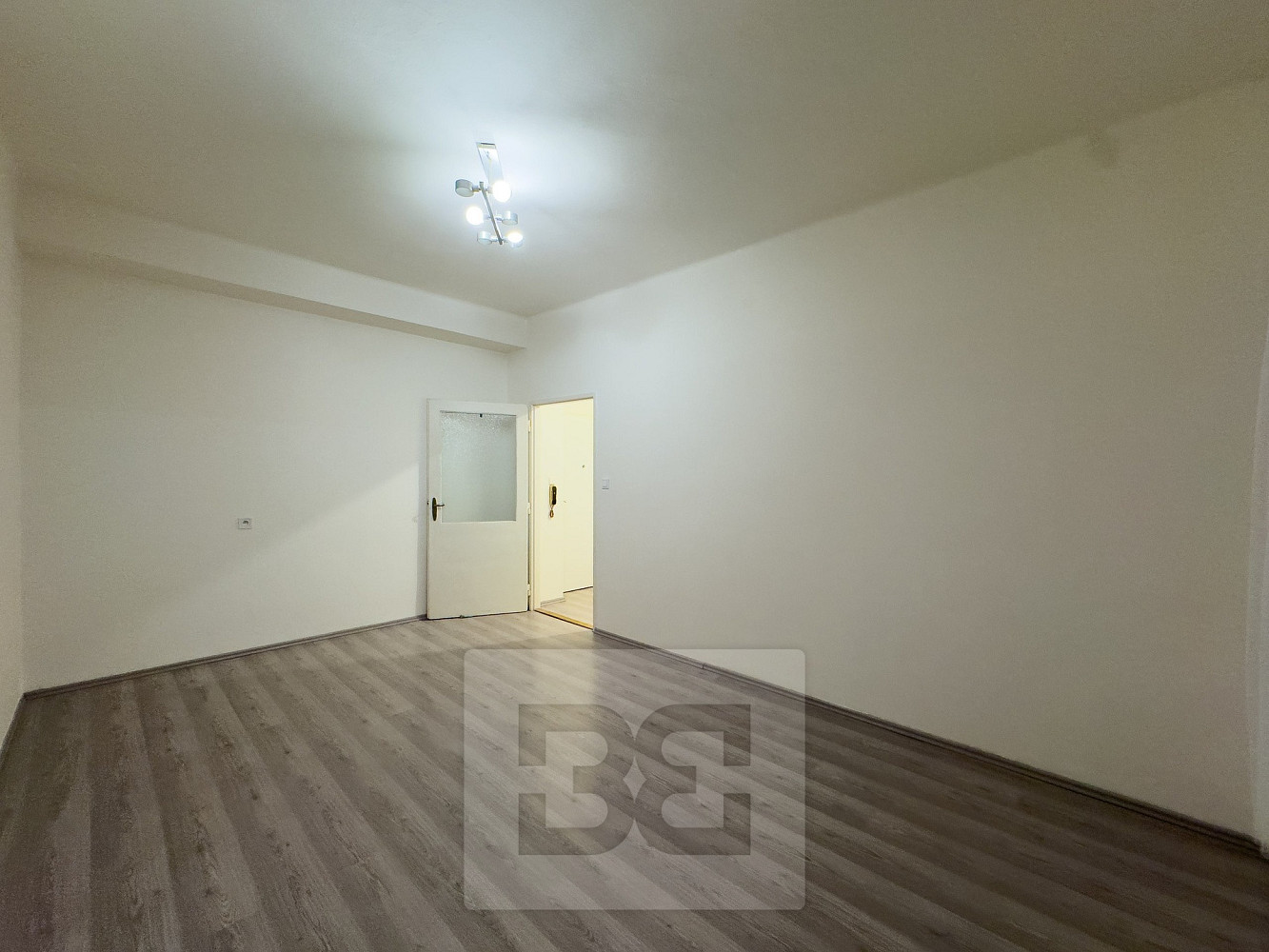 Pronájem bytu 1+kk 26 m² — photo 2