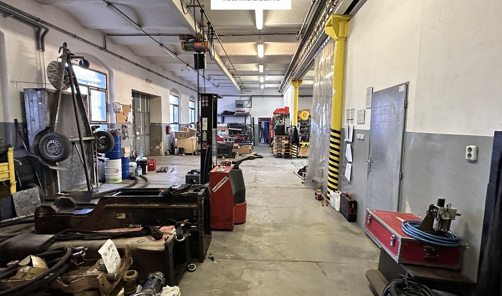 Prodej skladovacích prostor 1 088 m², Králův Dvůr – náhled fotky 3