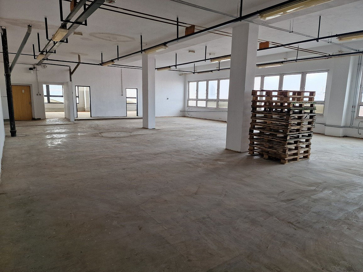 Pronájem výrobních prostor 298 m² – fotografie 2