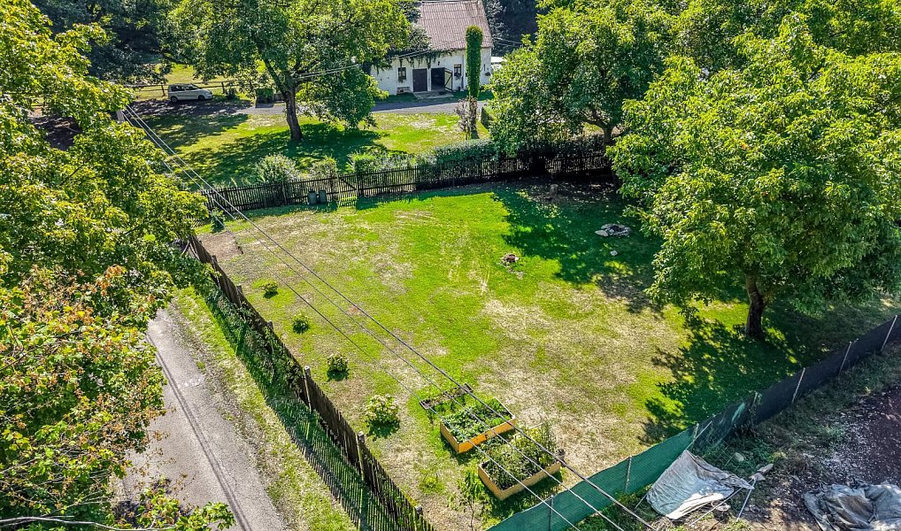 Prodej stavebního pozemku 760 m², Osek – náhled fotky 10