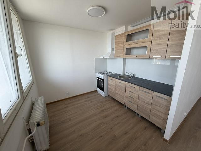 Pronájem bytu 1+kk 36 m² – fotografie 2