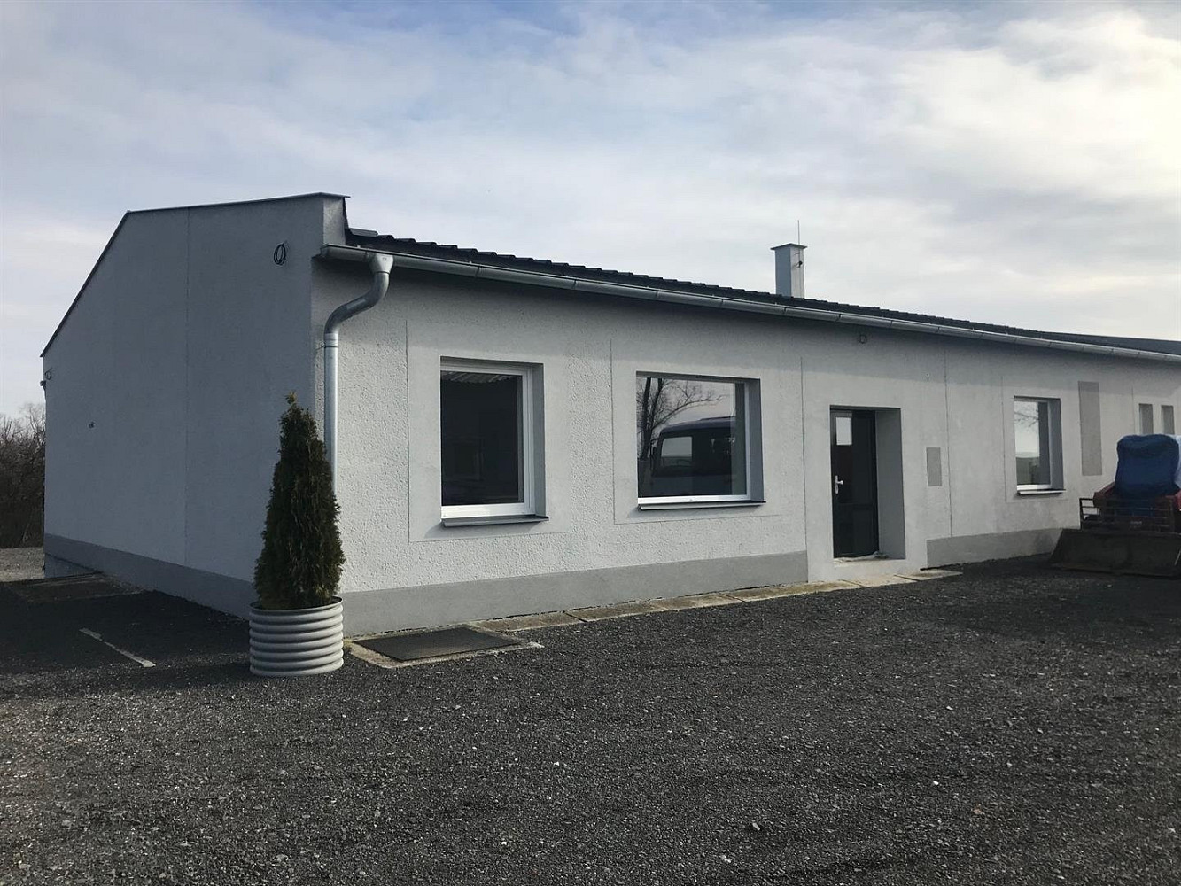 Pronájem komerčního objektu (jiného typu) 237 m²