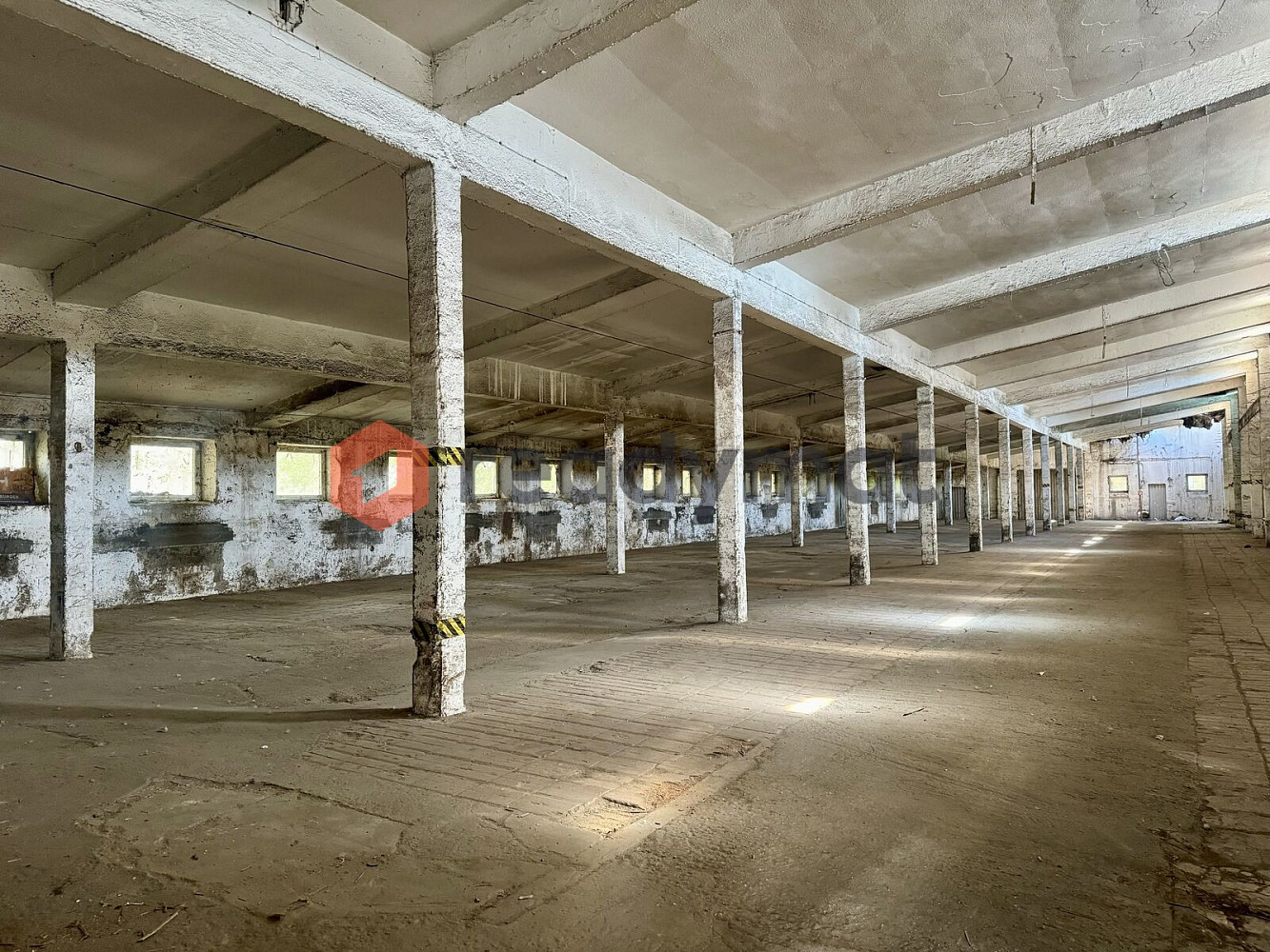 Pronájem skladovacích prostor 1 600 m² — photo 2