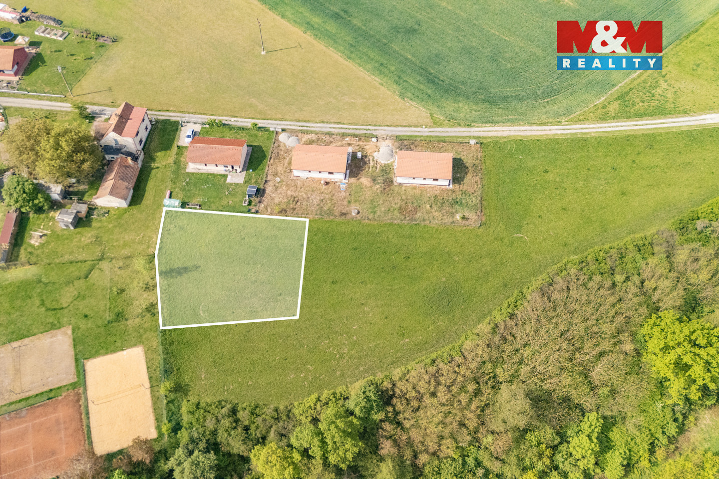 Prodej stavebního pozemku 903 m² – fotografie 2