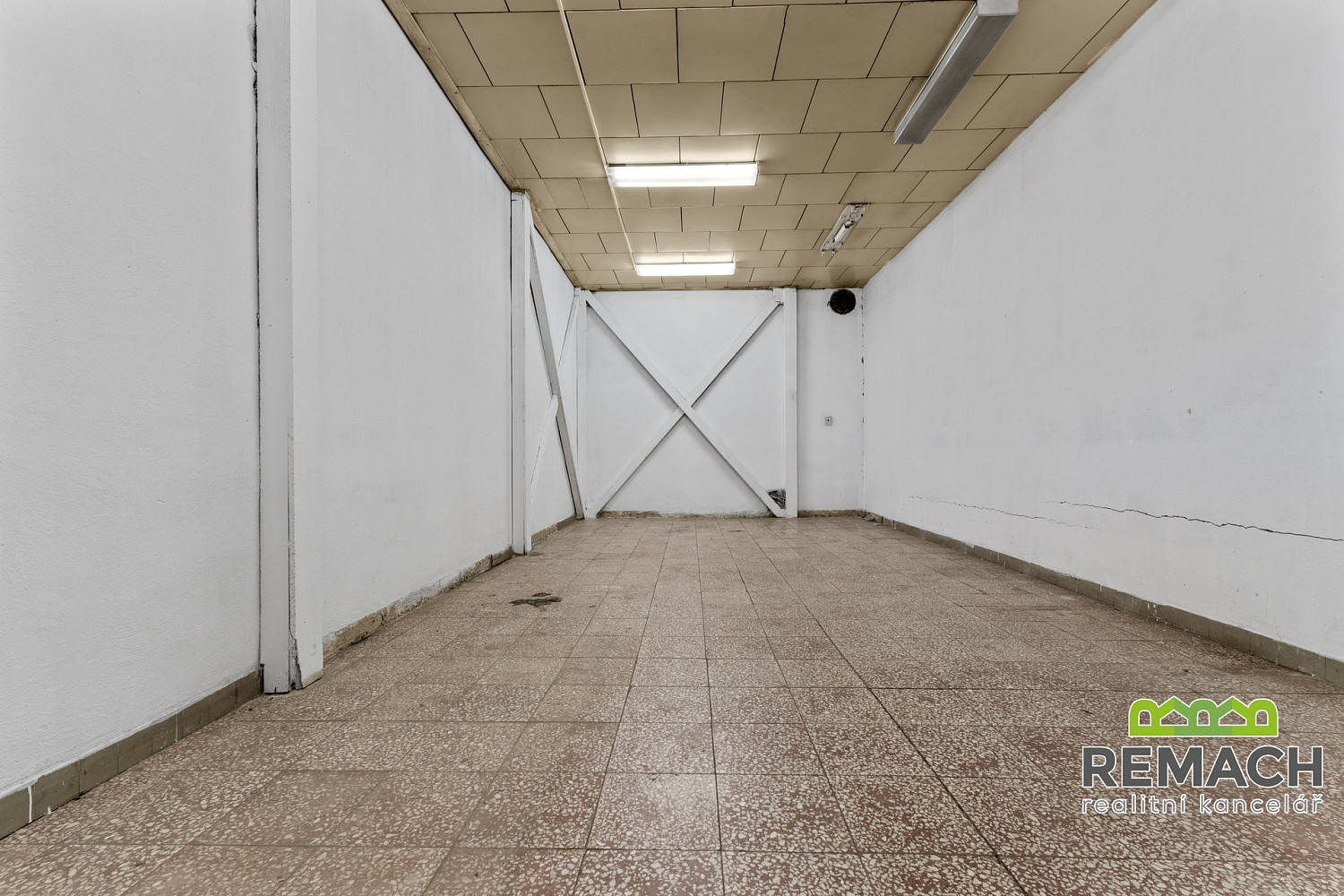 Pronájem obchodních prostor 40 m² – fotografie 4