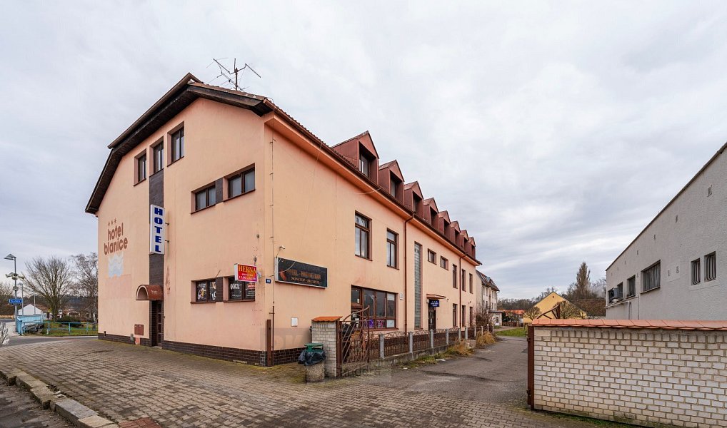 Prodej ubytovacího objektu 1 104 m², Protivín – náhled fotky 3