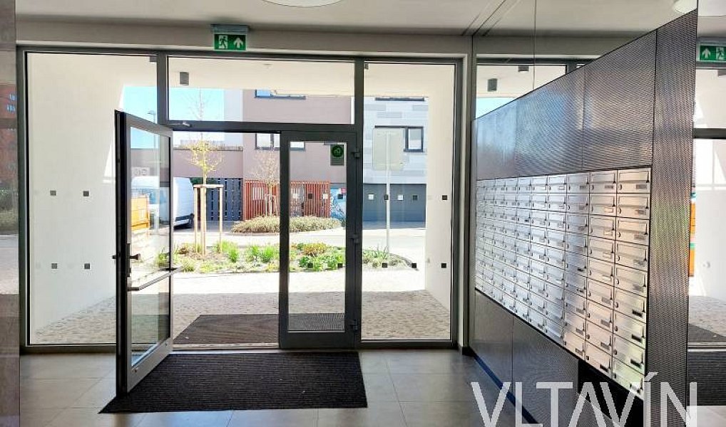 Pronájem bytu 3+kk 83 m², Praha – náhled fotky 18