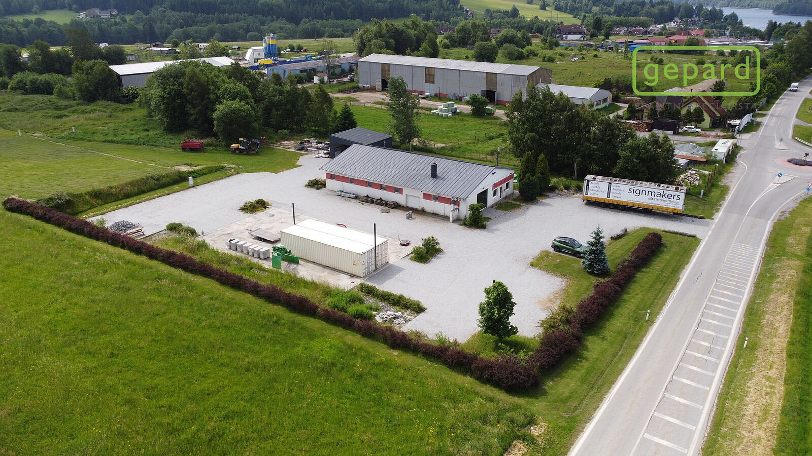 Prodej komerčního pozemku 1 703 m²