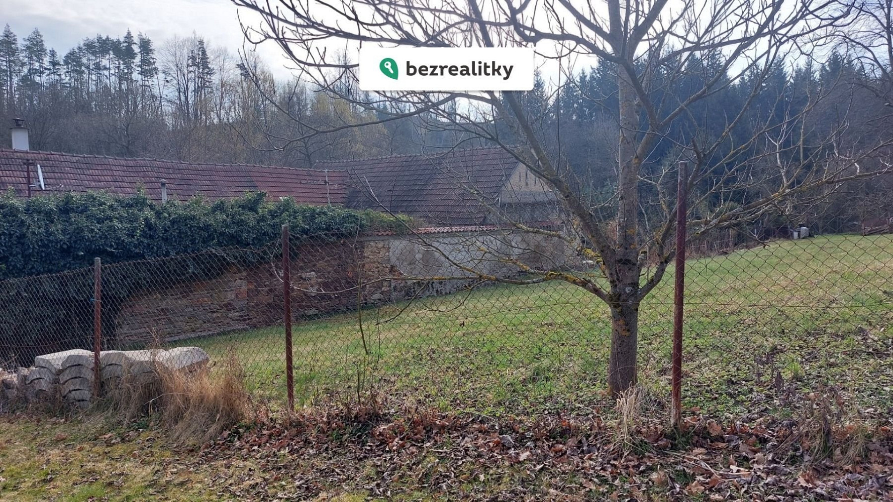 Prodej pozemku 438 m² — photo 2