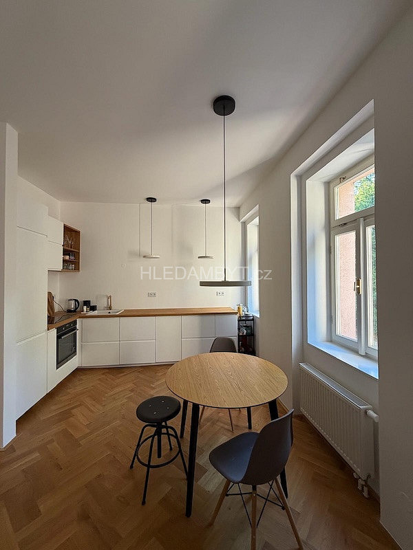 Pronájem bytu 2+kk 55 m² – fotografie 2