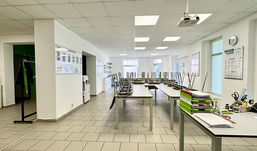 Pronájem obchodních prostor 100 m², Sokolov – náhled fotky 3