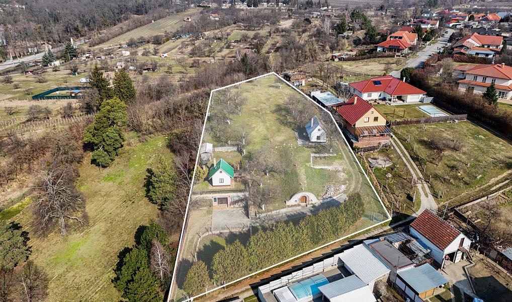 Prodej stavebního pozemku 3 600 m², Valtice – náhled fotky 2