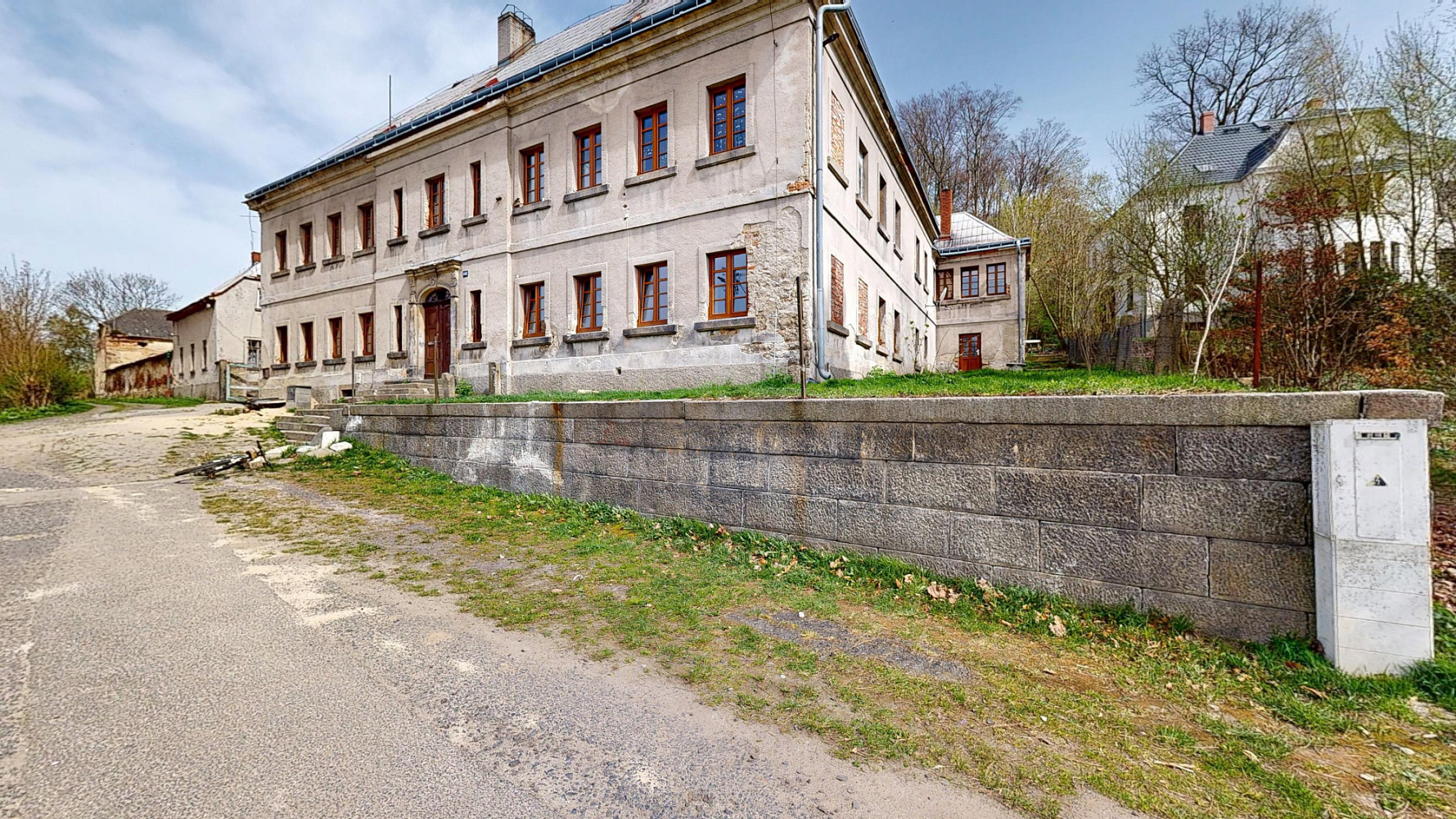 Prodej komerčního objektu (jiného typu) 1 570 m²