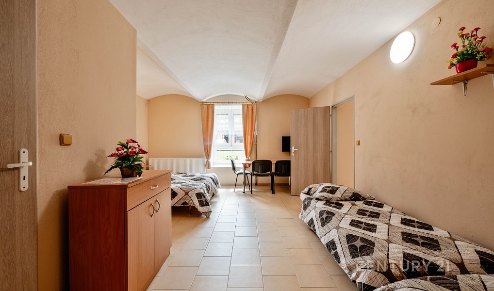 Prodej ubytovacího objektu 1 320 m², Jistebnice – náhled fotky 21