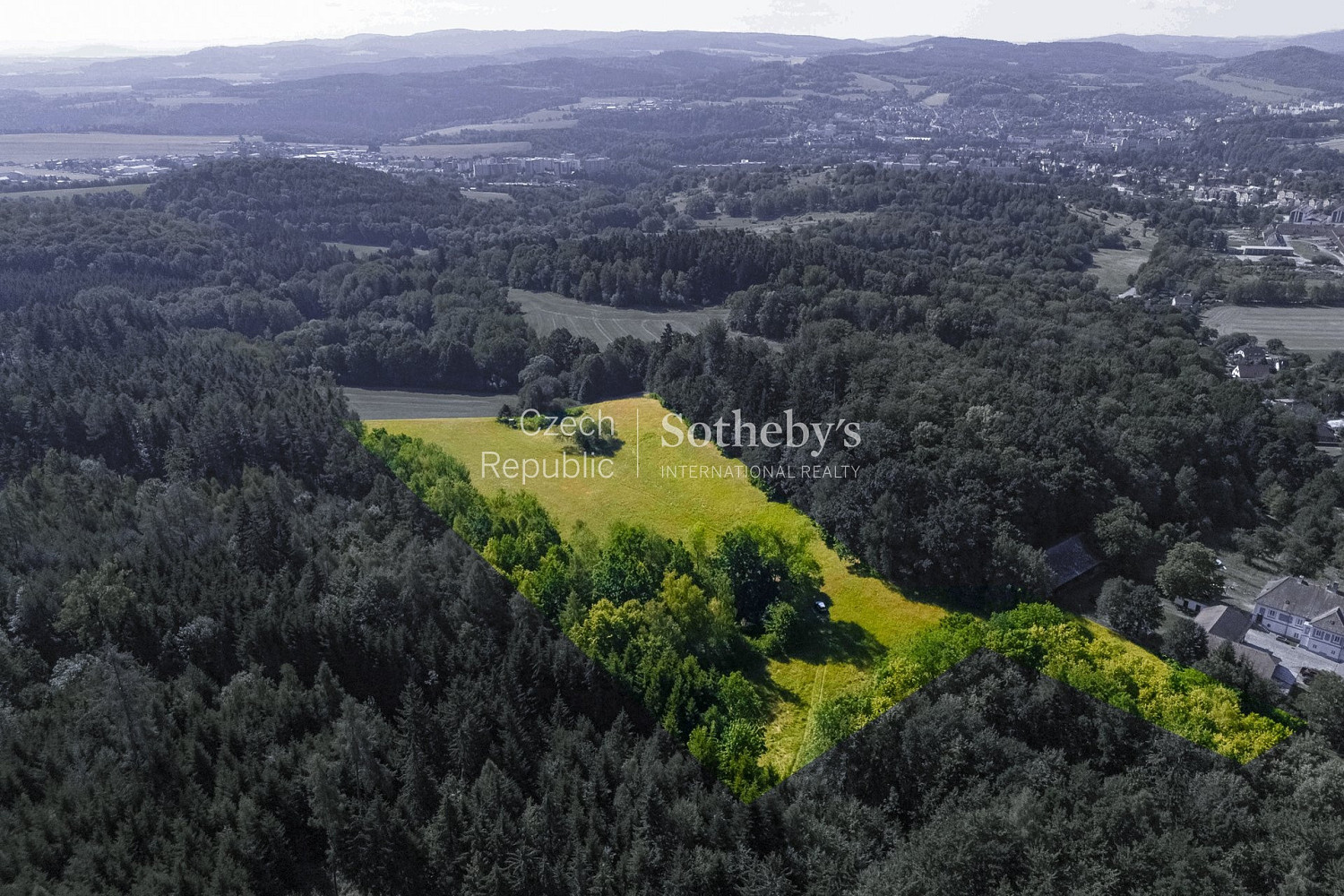 Prodej stavebního pozemku 32 989 m² – fotografie 2