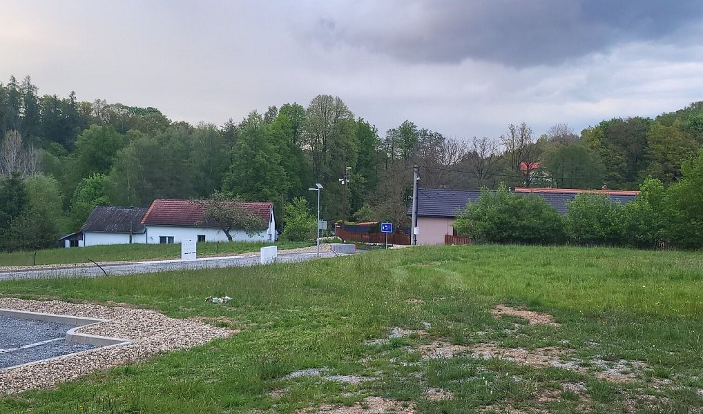 Prodej stavebního pozemku 835 m², Popovice – náhled fotky 6