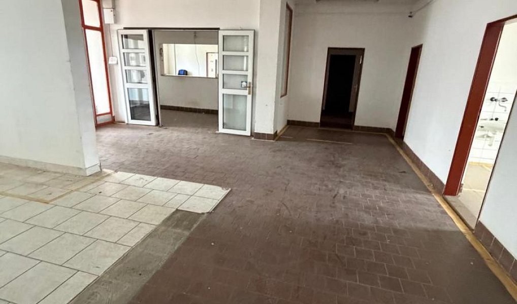 Pronájem skladovacích prostor 1 150 m², Žatec – náhled fotky 9