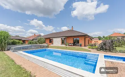 Prodej domu 181 m² s pozemkem 1 255 m², Dolní Roveň - Komárov, okres Pardubice