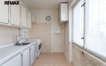 Prodej bytu 4+1 72 m², Hrusická, Praha 4 - Záběhlice