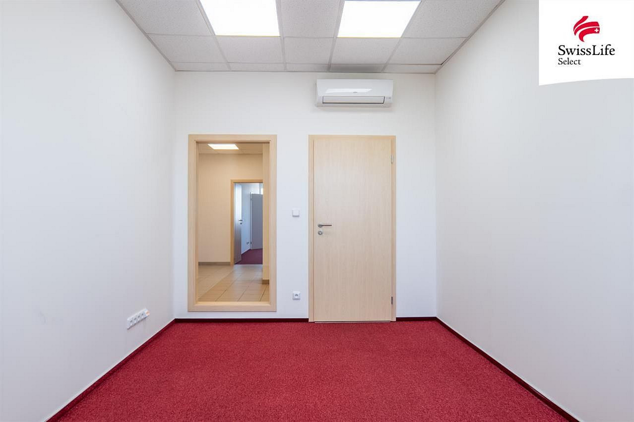 Pronájem kanceláře 403 m² – fotografie 3