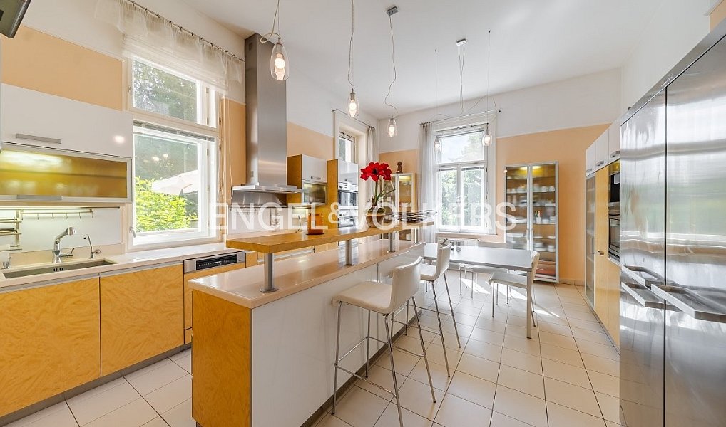 Prodej domu 581 m² s pozemkem 2 105 m², Dobřichovice – náhled fotky 6