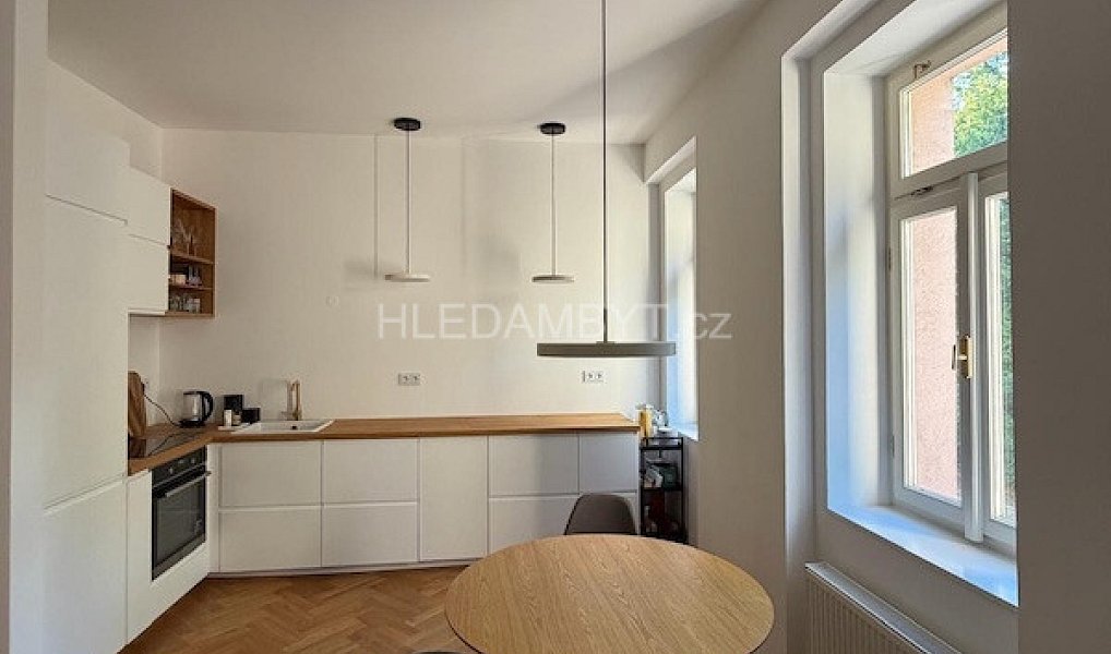 Pronájem bytu 2+kk 55 m², Praha – náhled fotky 2